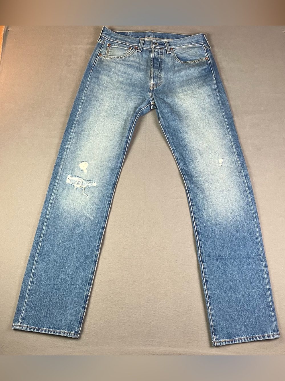 Levis 501 Men’s Size 32x34 Straight Leg Jeans Light Blue Button Fly Distressed.